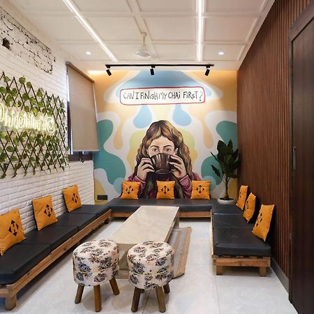 Hide-In Hostel Delhi Нью-Дели Экстерьер фото