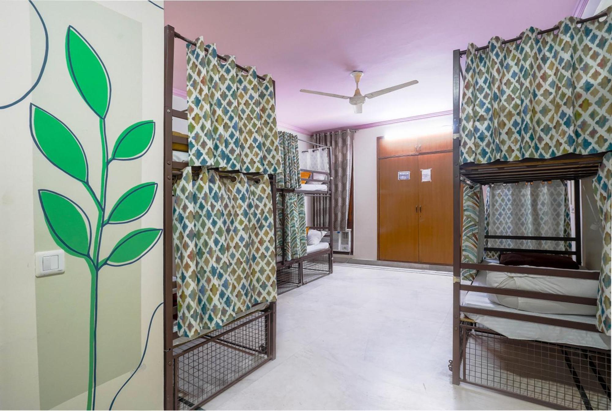 Hide-In Hostel Delhi Нью-Дели Экстерьер фото